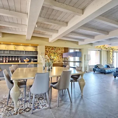 Villa Campana By Posarellivillas *